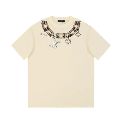 Necklace printed T-shirt