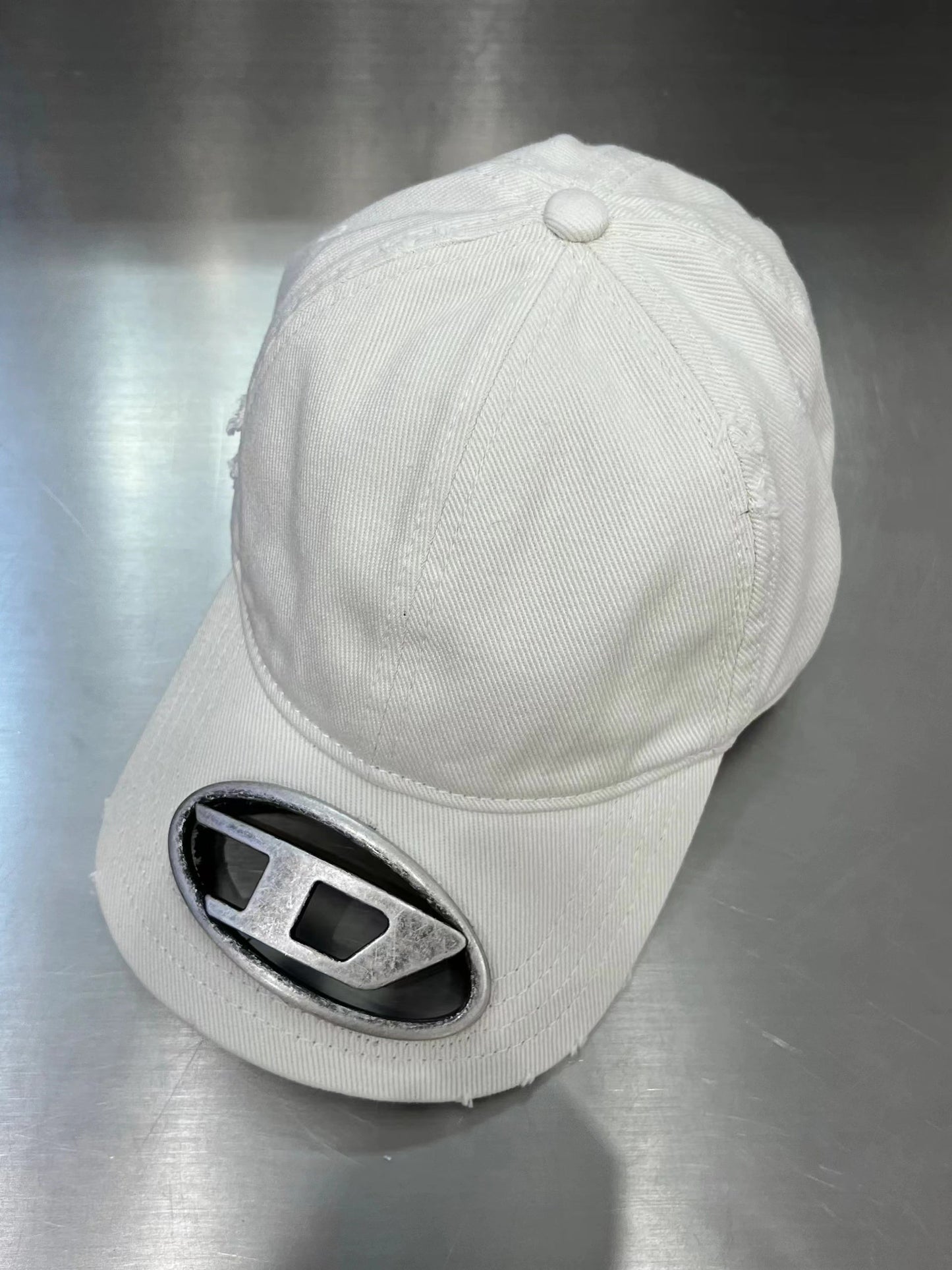 Metallic D logo hat