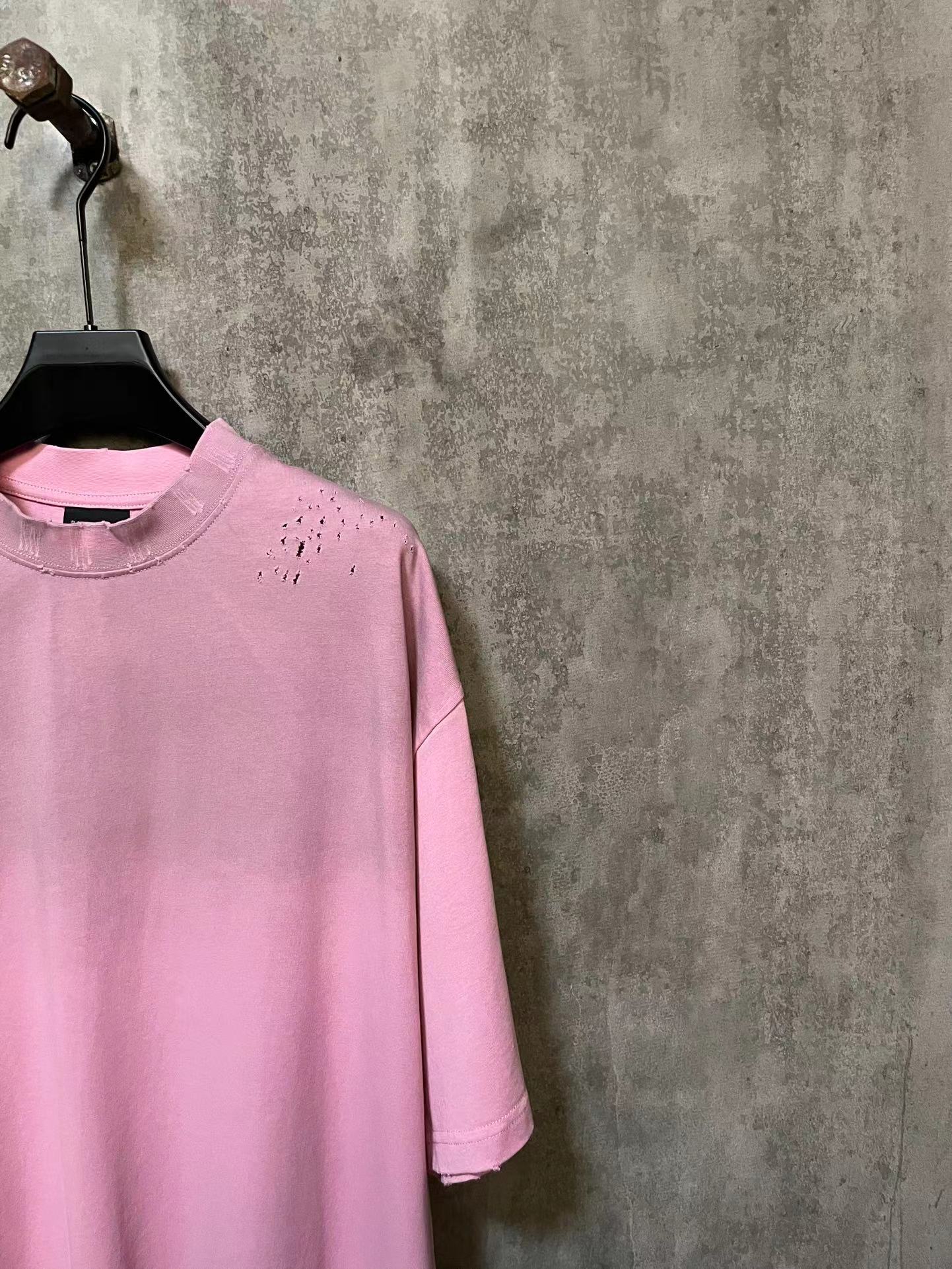 24ss Pink distressed holes T-shirts