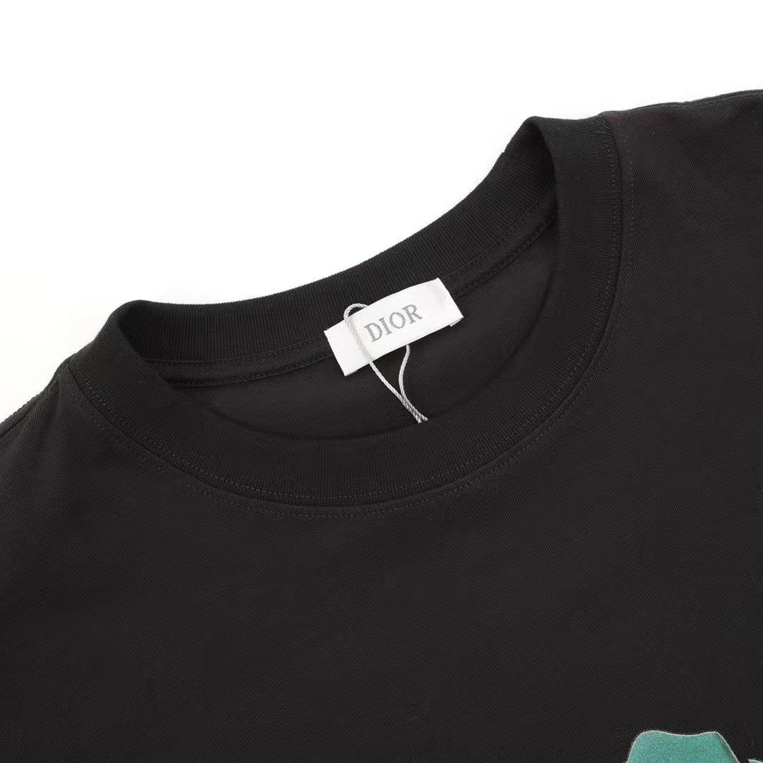 Green letter logo laminated T-shirt