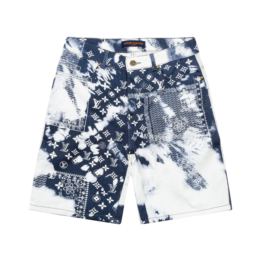 Elegant or casual tie-dye denim shorts with subtle prints