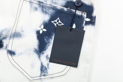 Elegant or casual tie-dye denim shorts with subtle prints